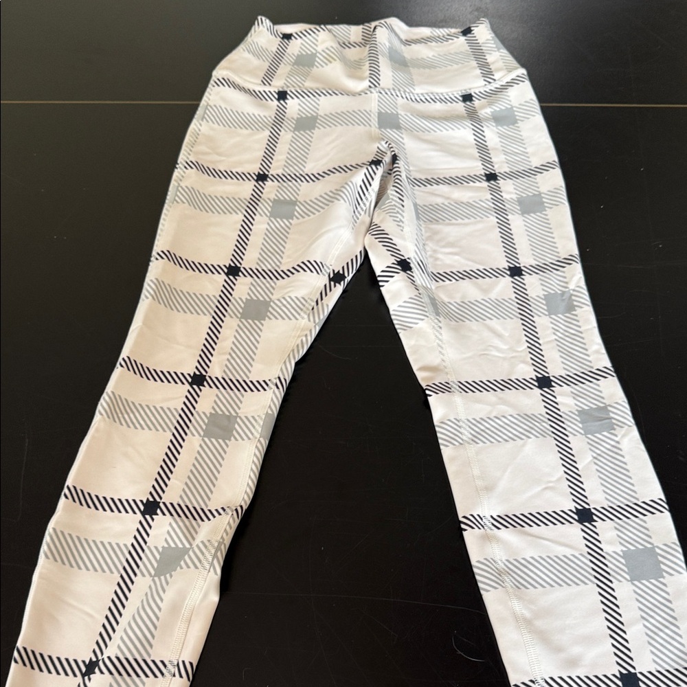 ALO Yoga Geometric Pattern Leggings - Black and Cream